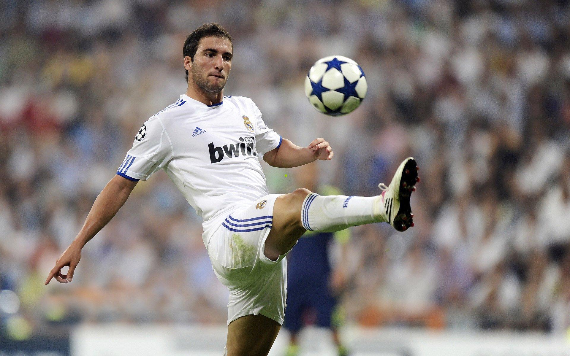 十年磨一剑!枪手力克拜仁显锋芒,最强阵容就差冠军加冕